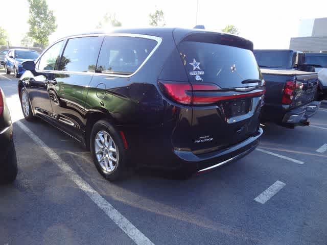Thumbnail: 2023 Chrysler Pacifica - 4