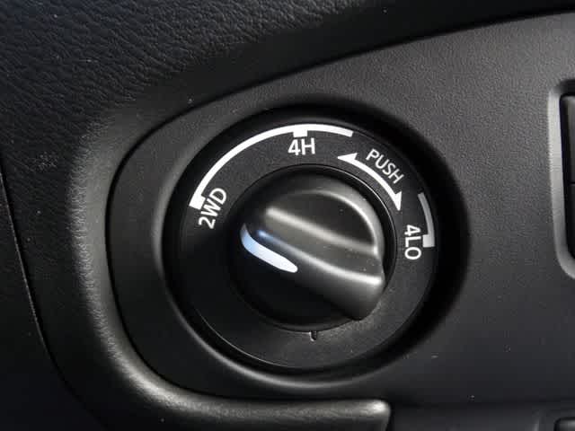 Thumbnail: 2023 Nissan Frontier - 25