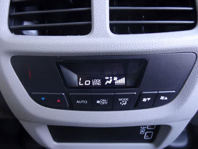 Thumbnail: 2019 Honda Pilot - 16