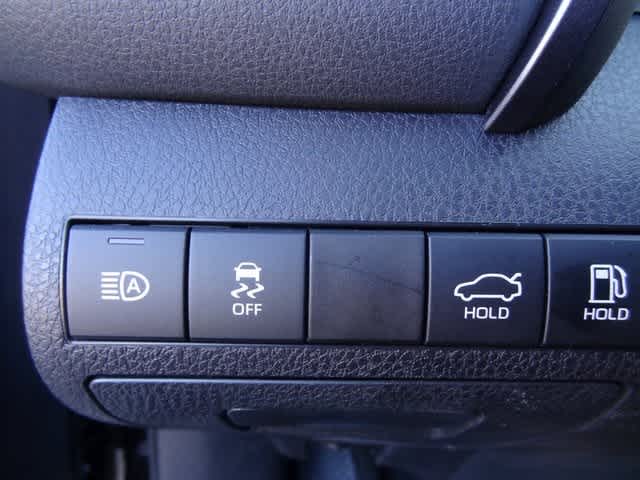 Thumbnail: 2022 Toyota Camry - 17