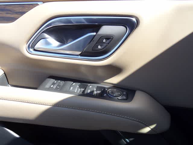 Thumbnail: 2022 Chevrolet Suburban - 16