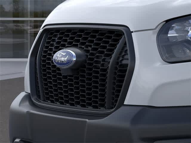 2025 Ford Econoline E-350 17