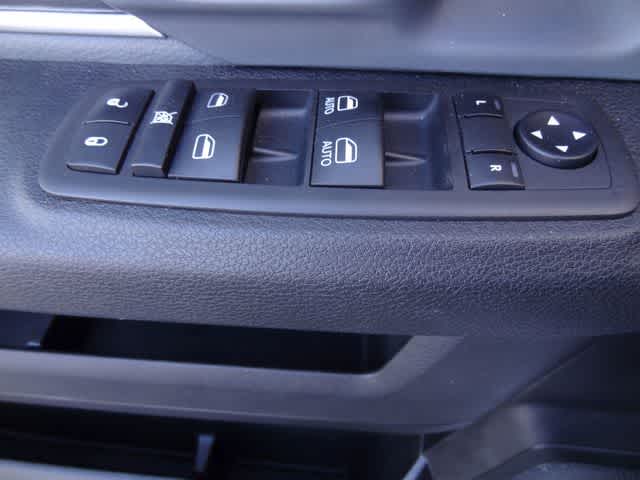 Thumbnail: 2024 RAM 1500 Classic - 14