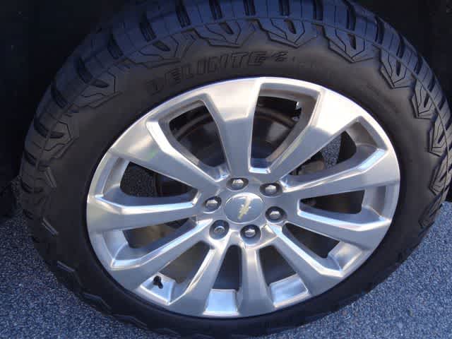 Thumbnail: 2022 Chevrolet Suburban - 14