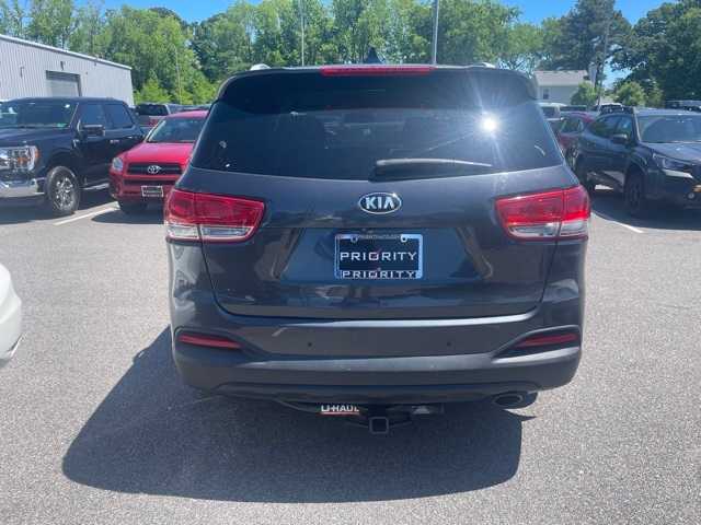 Thumbnail: 2016 Kia Sorento - 3