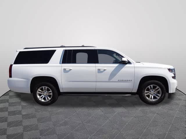Thumbnail: 2017 Chevrolet Suburban - 4