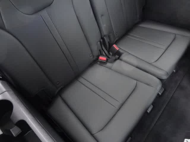 Thumbnail: 2023 Kia Sorento - 11