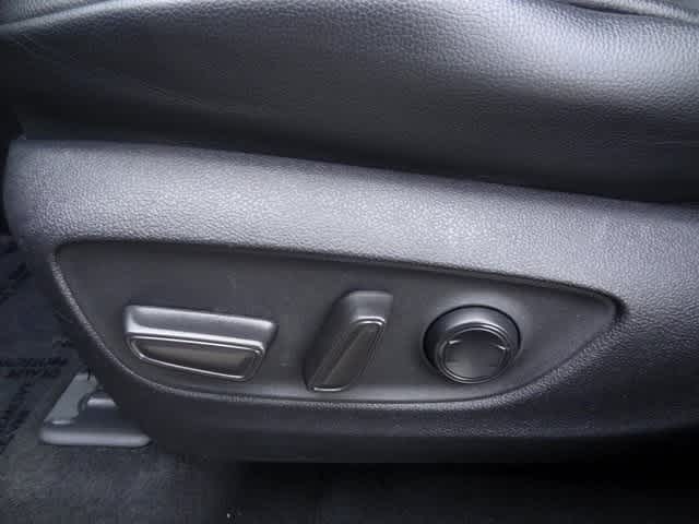 Thumbnail: 2022 Toyota Highlander - 7