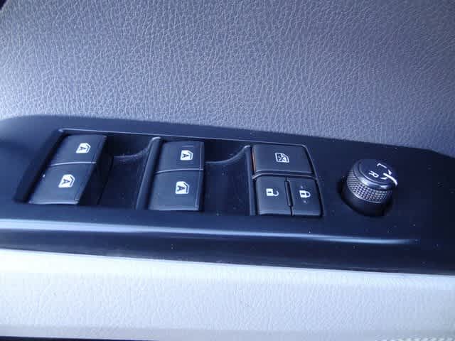 Thumbnail: 2020 Toyota Camry - 14