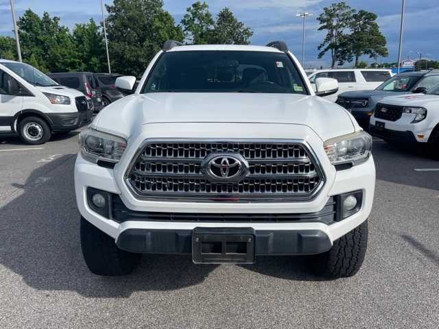 2017 Toyota Tacoma TRD Off-Road 8