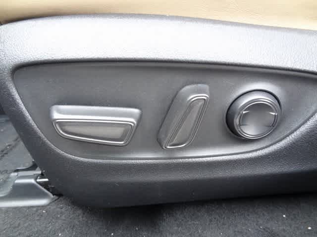 Thumbnail: 2023 Toyota RAV4 - 7