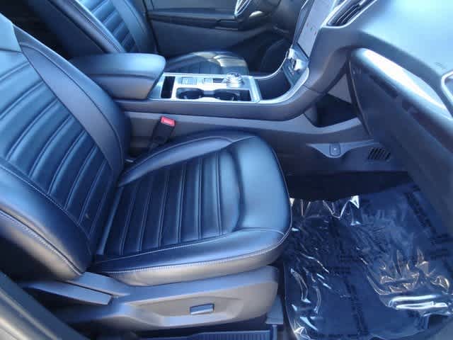 Thumbnail: 2023 Ford Edge - 10