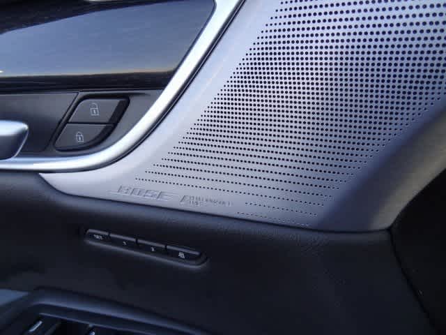 Thumbnail: 2023 Cadillac XT5 - 16