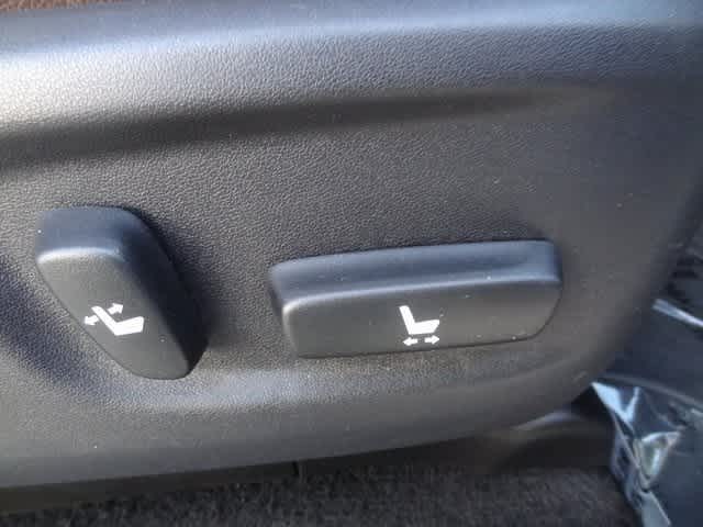 Thumbnail: 2018 Toyota 4Runner - 15