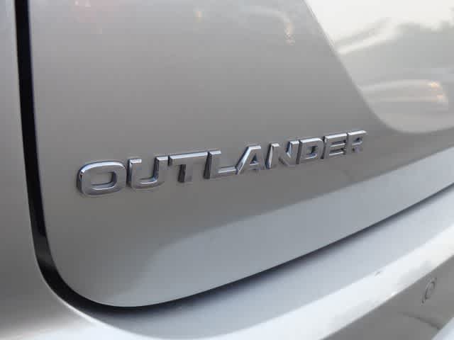 Thumbnail: 2024 Mitsubishi Outlander - 45