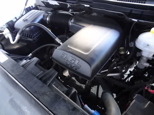 Thumbnail: 2024 RAM 1500 Classic - 32