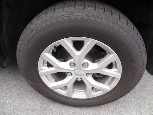 Thumbnail: 2023 Jeep Grand Cherokee - 12