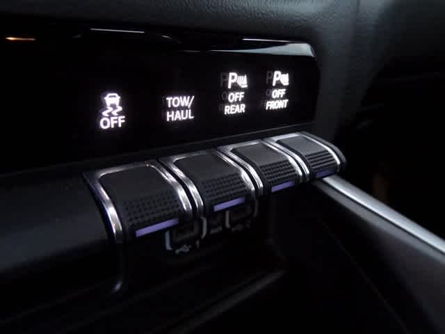 Thumbnail: 2023 RAM 1500 - 32