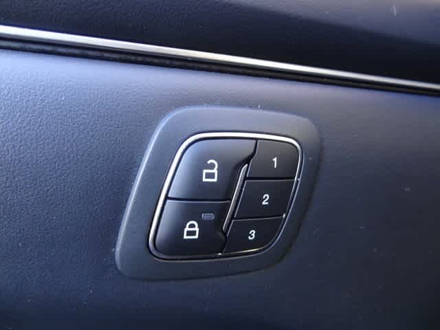 Thumbnail: 2021 Ford Mustang Mach-E - 20