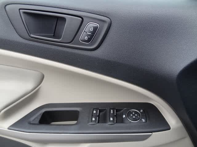 Thumbnail: 2018 Ford EcoSport - 12