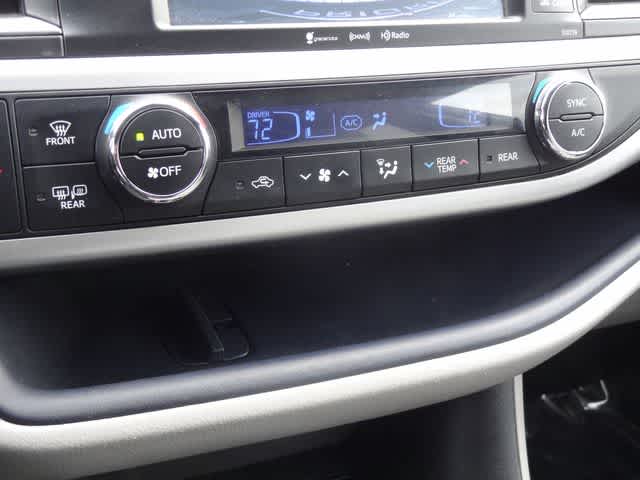 Thumbnail: 2016 Toyota Highlander - 36
