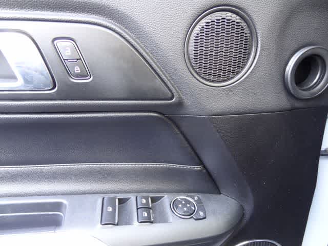 Thumbnail: 2022 Ford Mustang - 10