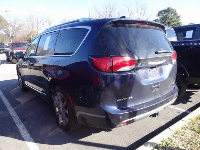 Thumbnail: 2017 Chrysler Pacifica - 4