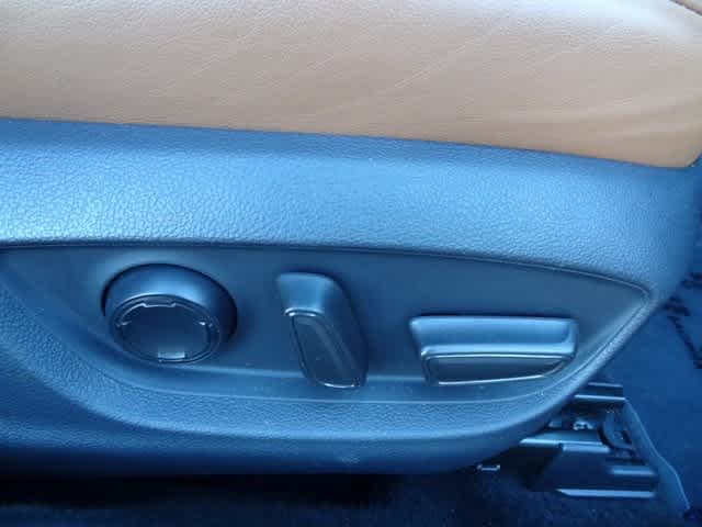 Thumbnail: 2019 Toyota Avalon - 18