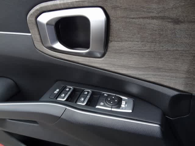 Thumbnail: 2023 Kia Sorento - 17