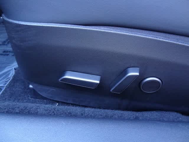 Thumbnail: 2023 Tesla Model 3 - 7