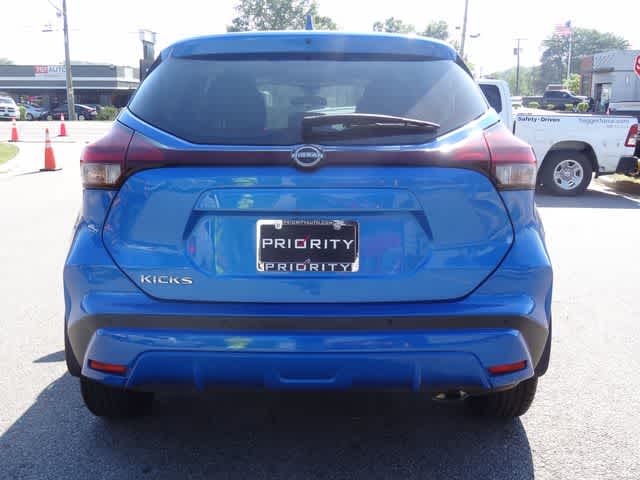 Thumbnail: 2023 Nissan Kicks - 3