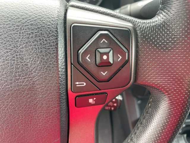 2017 Toyota Tacoma TRD Off-Road 14