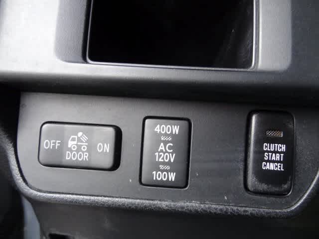 Thumbnail: 2016 Toyota Tacoma - 15