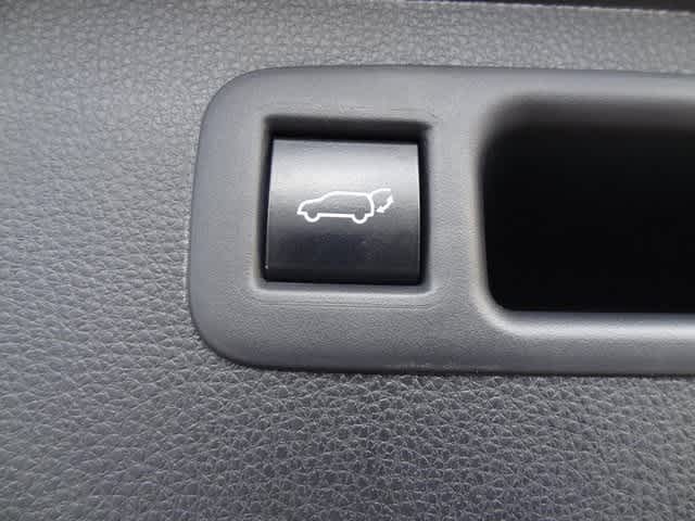 Thumbnail: 2022 Toyota Highlander - 11