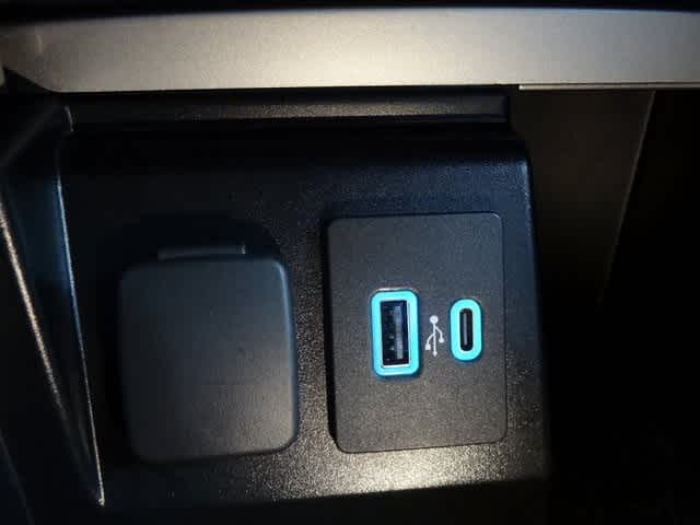 Thumbnail: 2022 Ford Explorer - 30