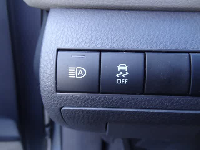 Thumbnail: 2020 Toyota Camry - 15