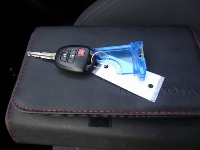 Thumbnail: 2016 Toyota Tacoma - 28