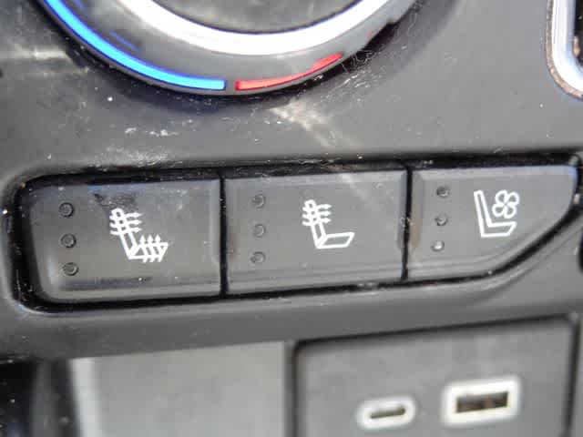 Thumbnail: 2022 Chevrolet Suburban - 22