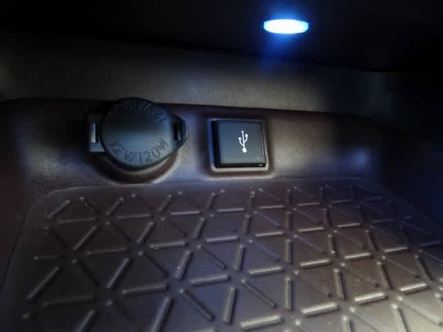 Thumbnail: 2020 Toyota RAV4 - 37