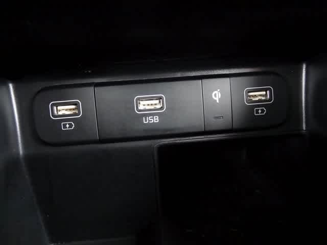 Thumbnail: 2023 Kia Sorento - 42