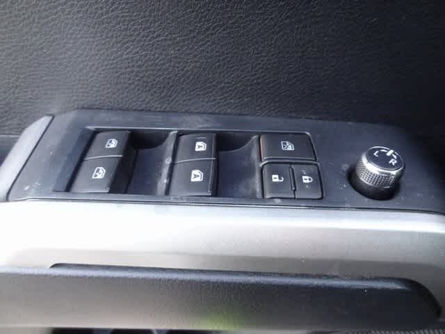 Thumbnail: 2016 Toyota Tacoma - 14