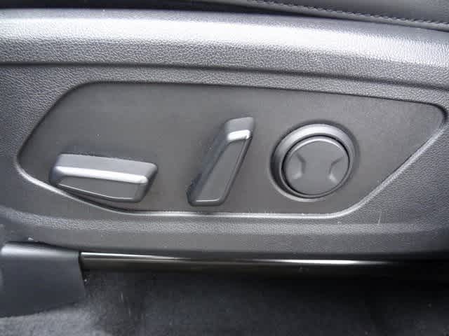 Thumbnail: 2023 Kia Sorento - 7