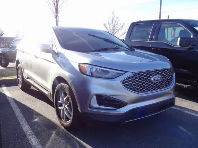 Thumbnail: 2023 Ford Edge - 2