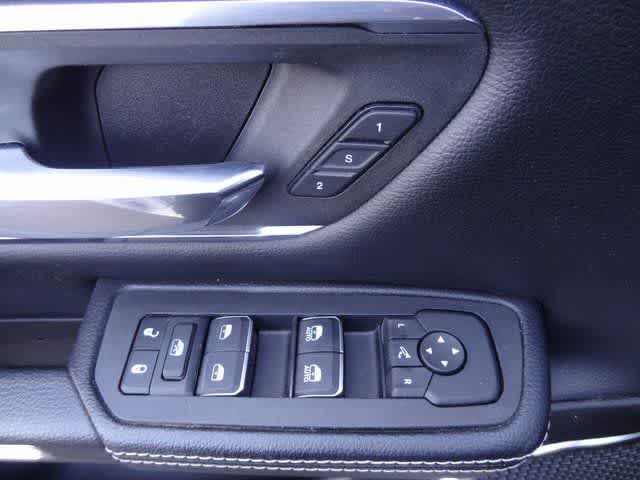 Thumbnail: 2025 RAM 1500 - 15