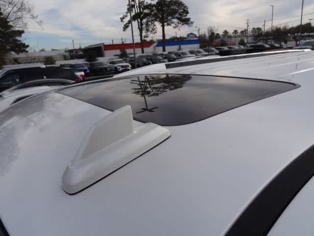 Thumbnail: 2016 Cadillac Escalade - 23