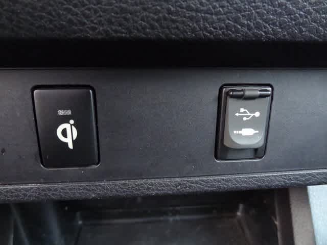 Thumbnail: 2016 Toyota Tacoma - 25