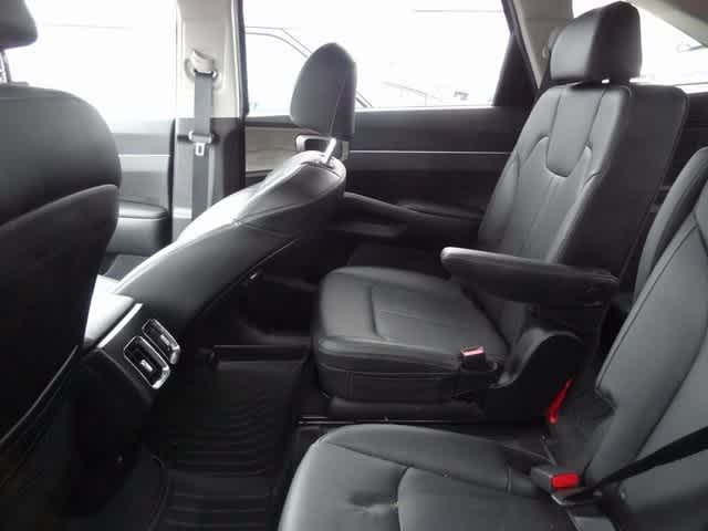 Thumbnail: 2023 Kia Sorento - 9