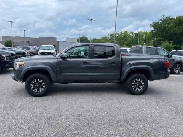 2017 Toyota Tacoma TRD Off-Road 2
