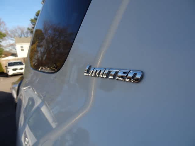 Thumbnail: 2018 Toyota 4Runner - 18