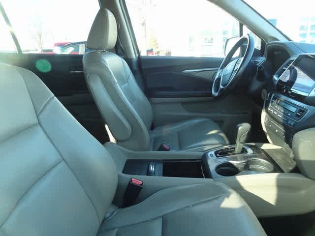 Thumbnail: 2016 Honda Pilot - 11